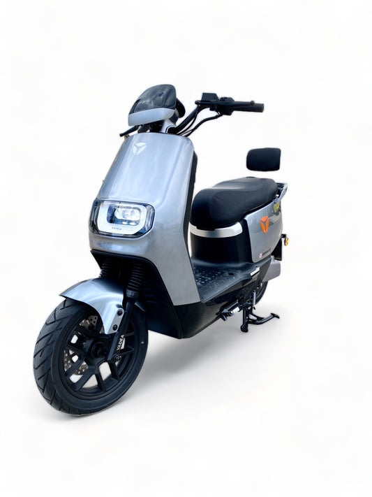 Likebike Yadea E8S 3000W 72V 38Ah 45 km/h + Graphen Batterie + Schnelladegerät - bullbikeshop